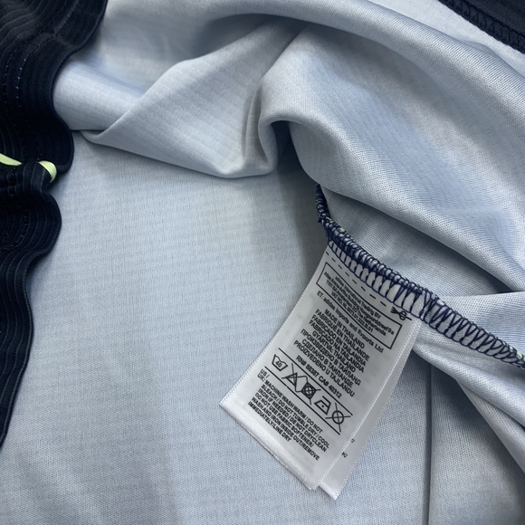 Adidas Real Madrid 2025/26 Long Sleeve Jersey Size M - Picture 6 of 6